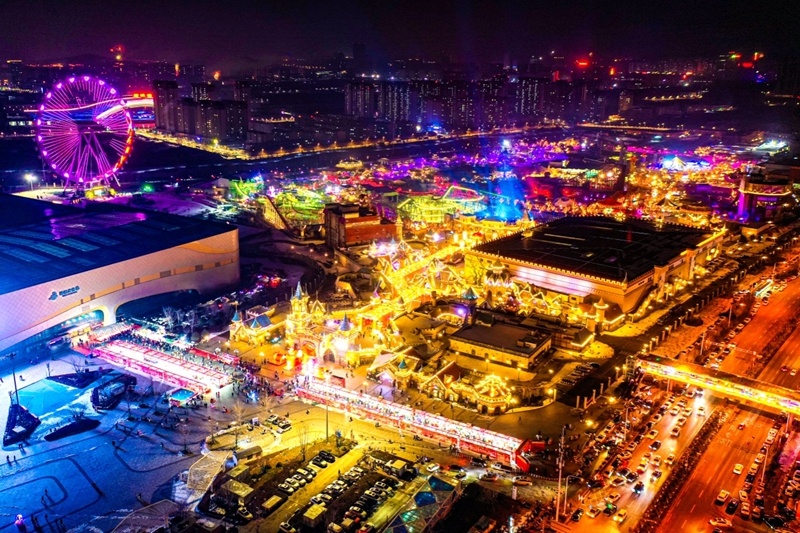 濟南融創(chuàng)文旅城開啟夏日夜游季